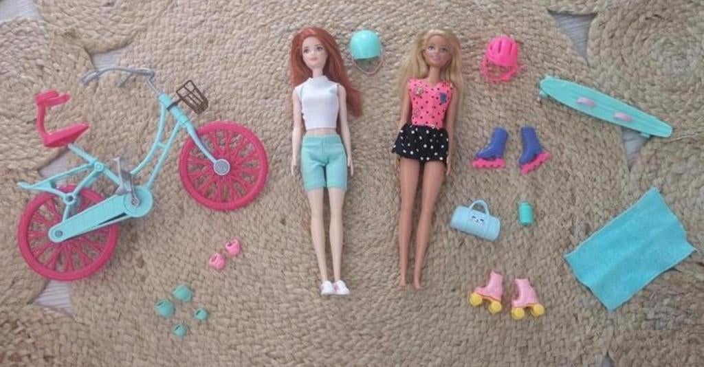 Barbie fiets & skeelers speelset ZGAN, Ophalen of Verzenden, Zo goed als nieuw, Barbie