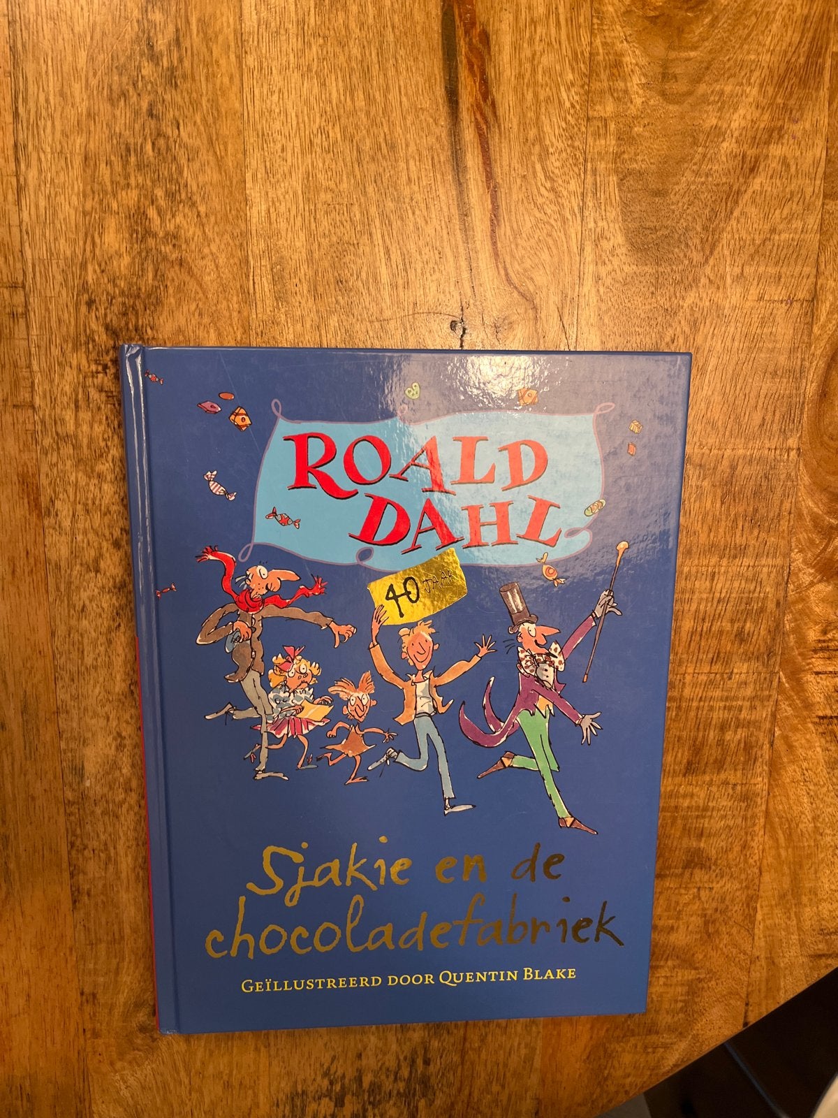 Sjakie en de chocoladefabriek 40 jaar- Roald Dahl, Ophalen of Verzenden, Zo goed als nieuw, Fictie algemeen