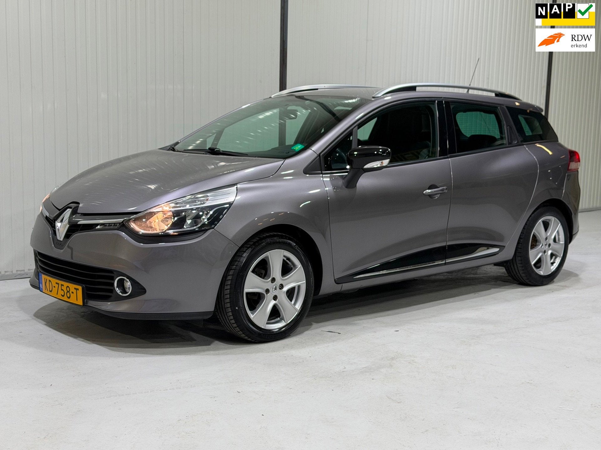 Renault Clio Estate 0.9 TCe Dynamique NAVI - TREKHAAK - LM V, Voorwielaandrijving, 898 cc, Gebruikt, Euro 6