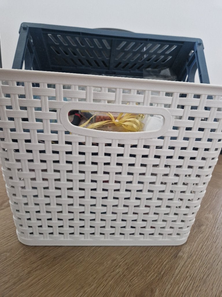 Pakket met allerlei kralen, draad, verpakkingsmateriaal., Ophalen of Verzenden, Gebruikt, Kraal