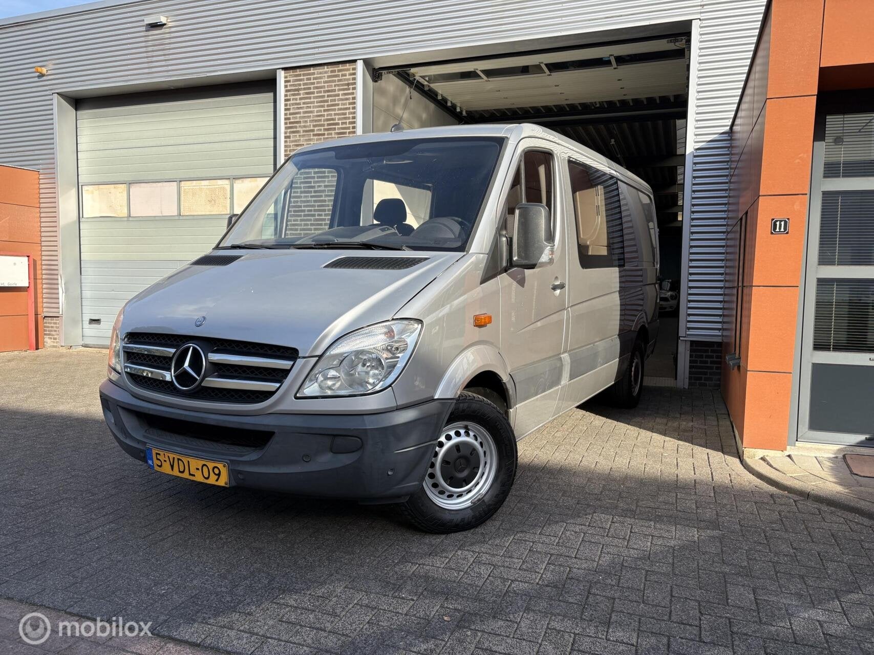 Mercedes Sprinter bus 210 D lang 2 h1, Auto's, Automaat, Overige modellen, 2000 kg, 7 stoelen