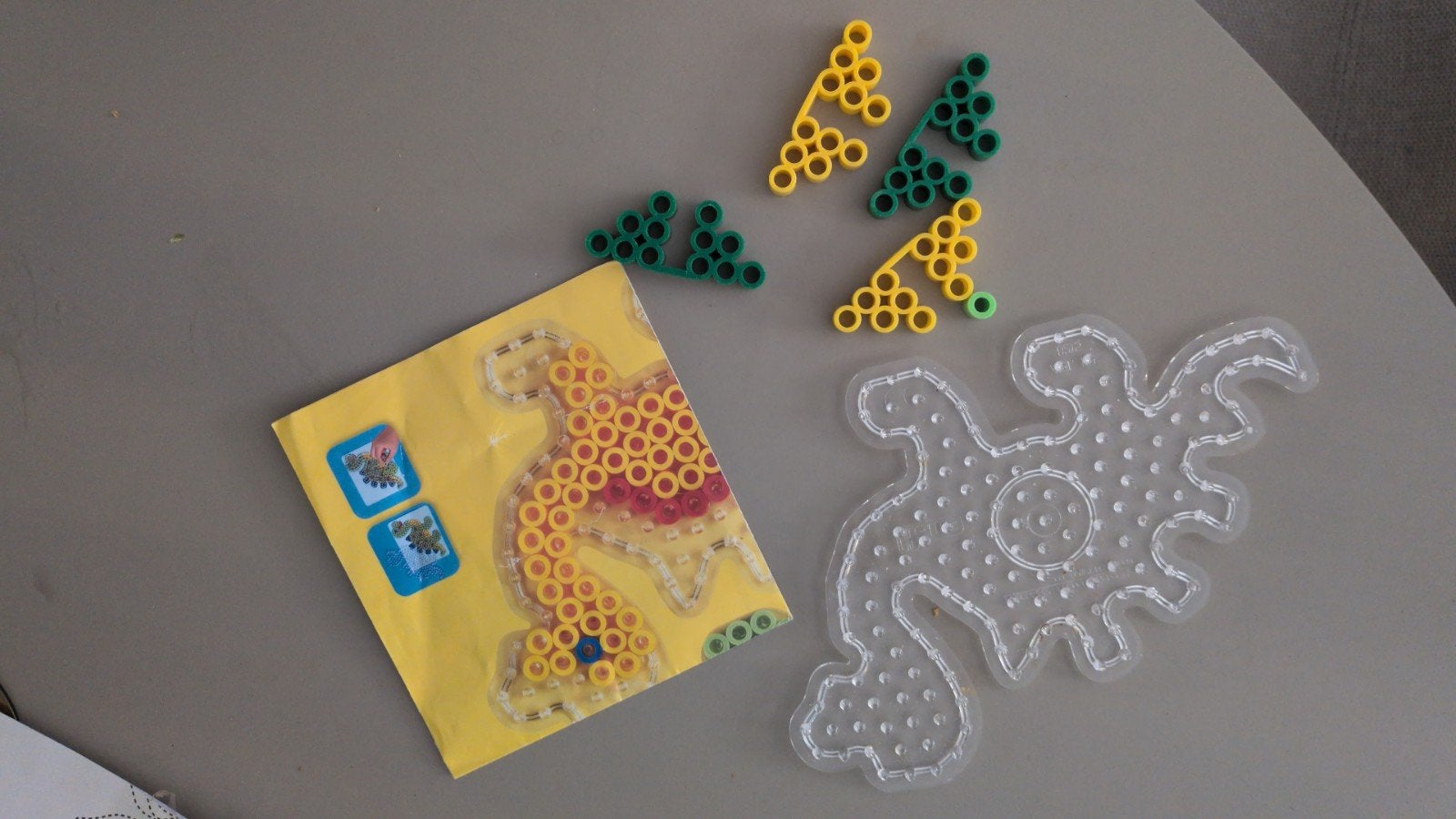 Hama Maxi beads legbord en Voorbeelden dino, Ophalen of Verzenden, Gebruikt, Overige typen