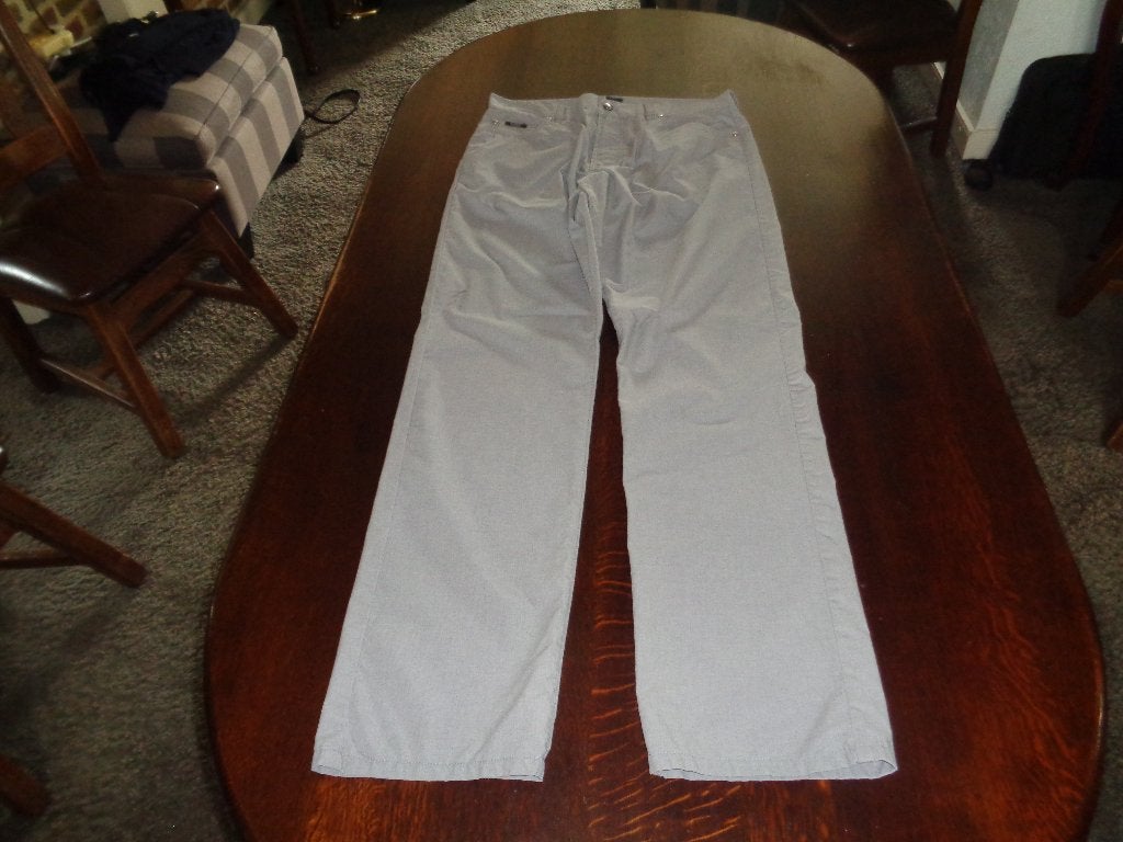 HUGO BOSS grijze broek, Kleding | Heren, Ophalen of Verzenden, Nieuw, Grijs, Hugo Boss