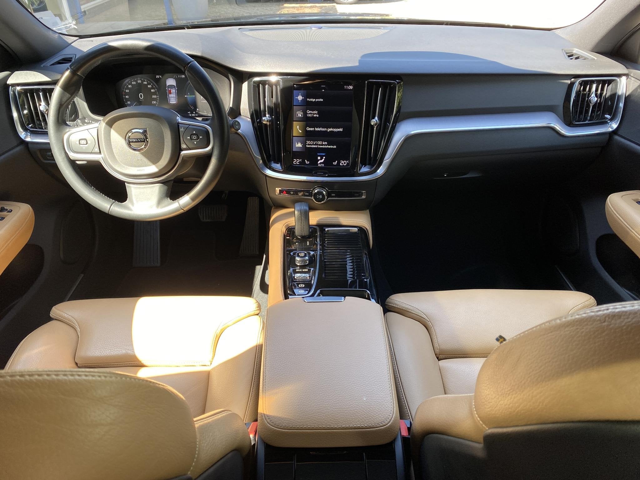 Volvo V60 2.0 T6 Twin Engine AWD Inscription Camera / Trekha, Gebruikt, Euro 6, 4 cilinders, Vierwielaandrijving