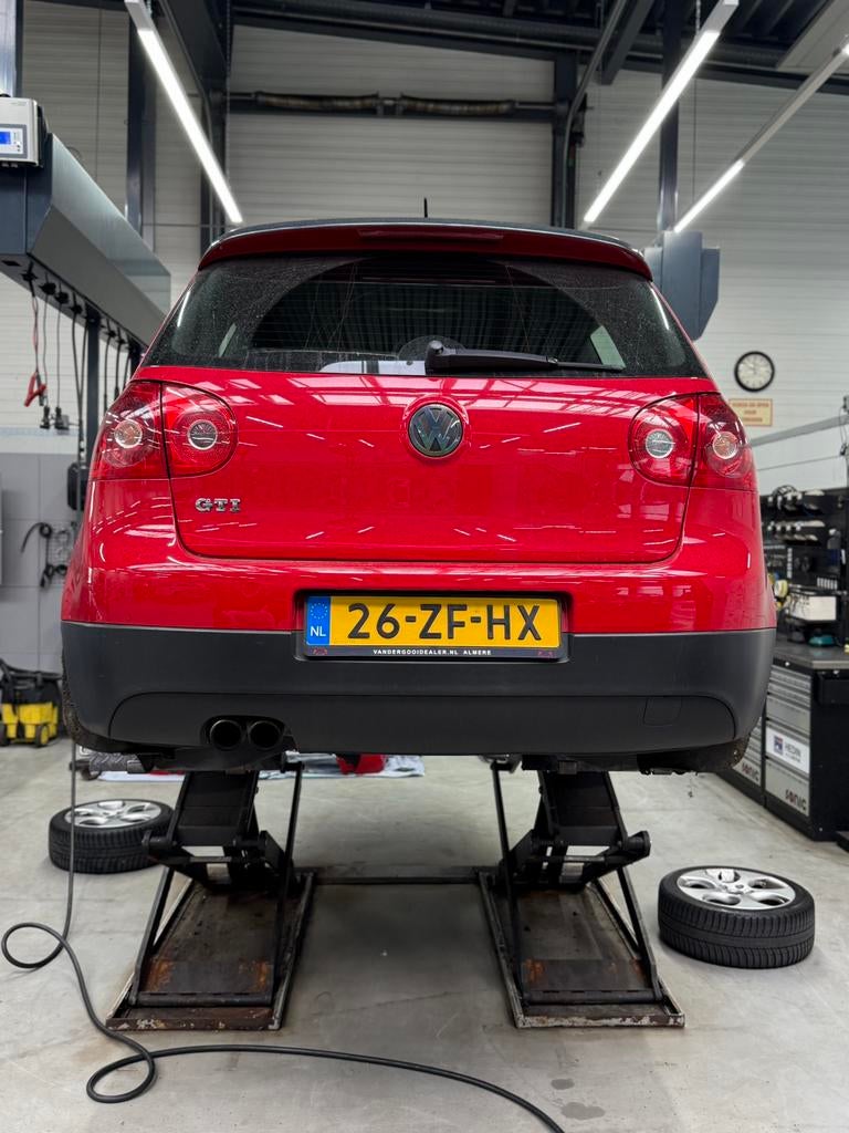 golf 5 gti achterbumper tornado rood, Ophalen, Gebruikt