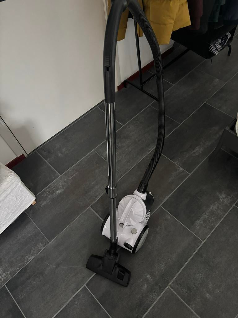 stofzuiger oceanic 700W, Witgoed en Apparatuur, Stofzuigers, Ophalen, Refurbished, Reservoir, Minder dan 1200 watt