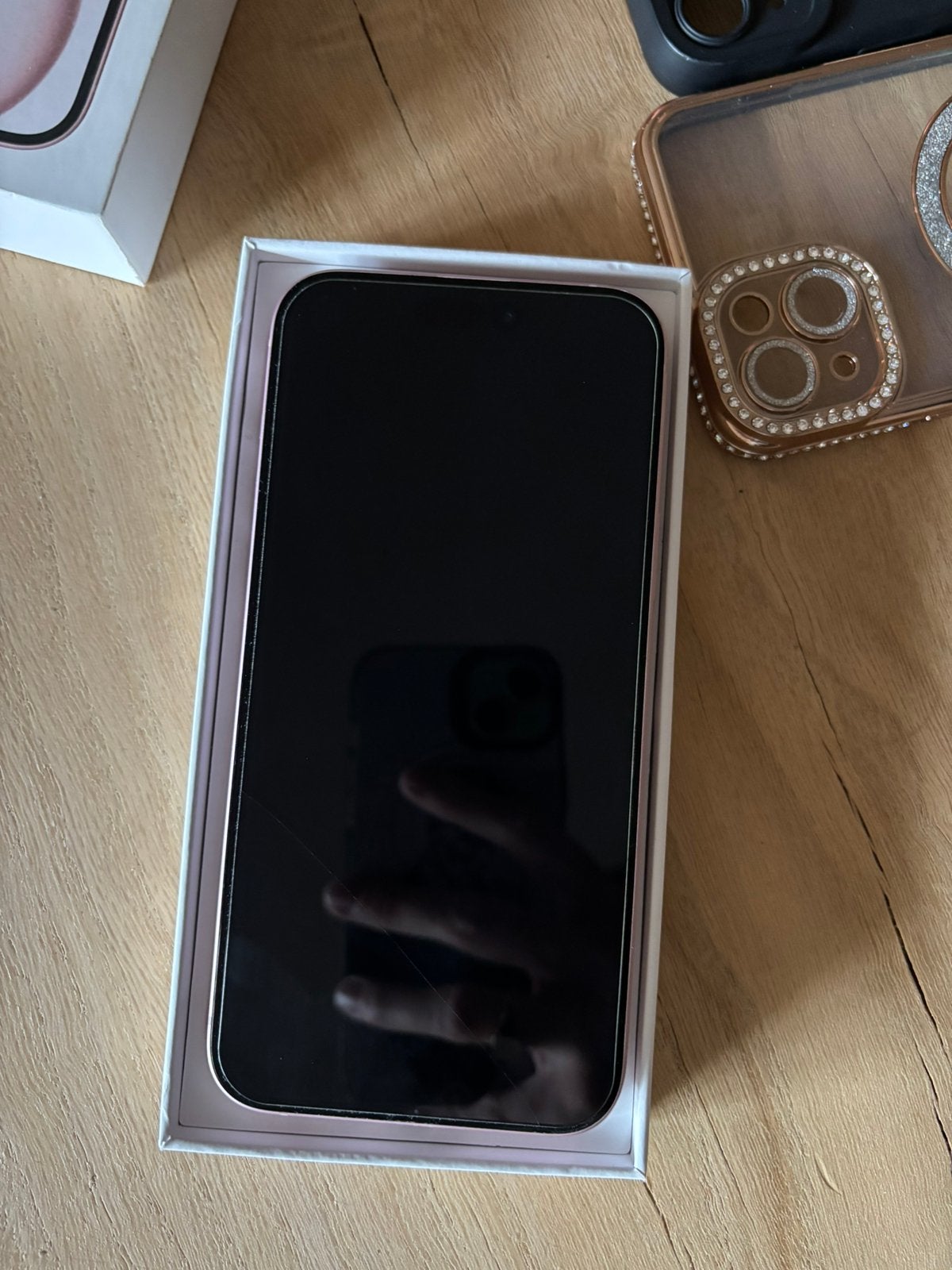 Apple iPhone 15 Plus inclusief hoesjes, Ophalen, 128 GB, Zo goed als nieuw, Roze