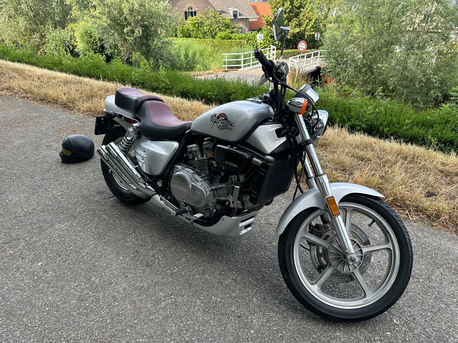 HONDA VF700C SUPER MAGNA 1987 MOTORFIETS, 700 cc, 4 cilinders, Chopper, Particulier