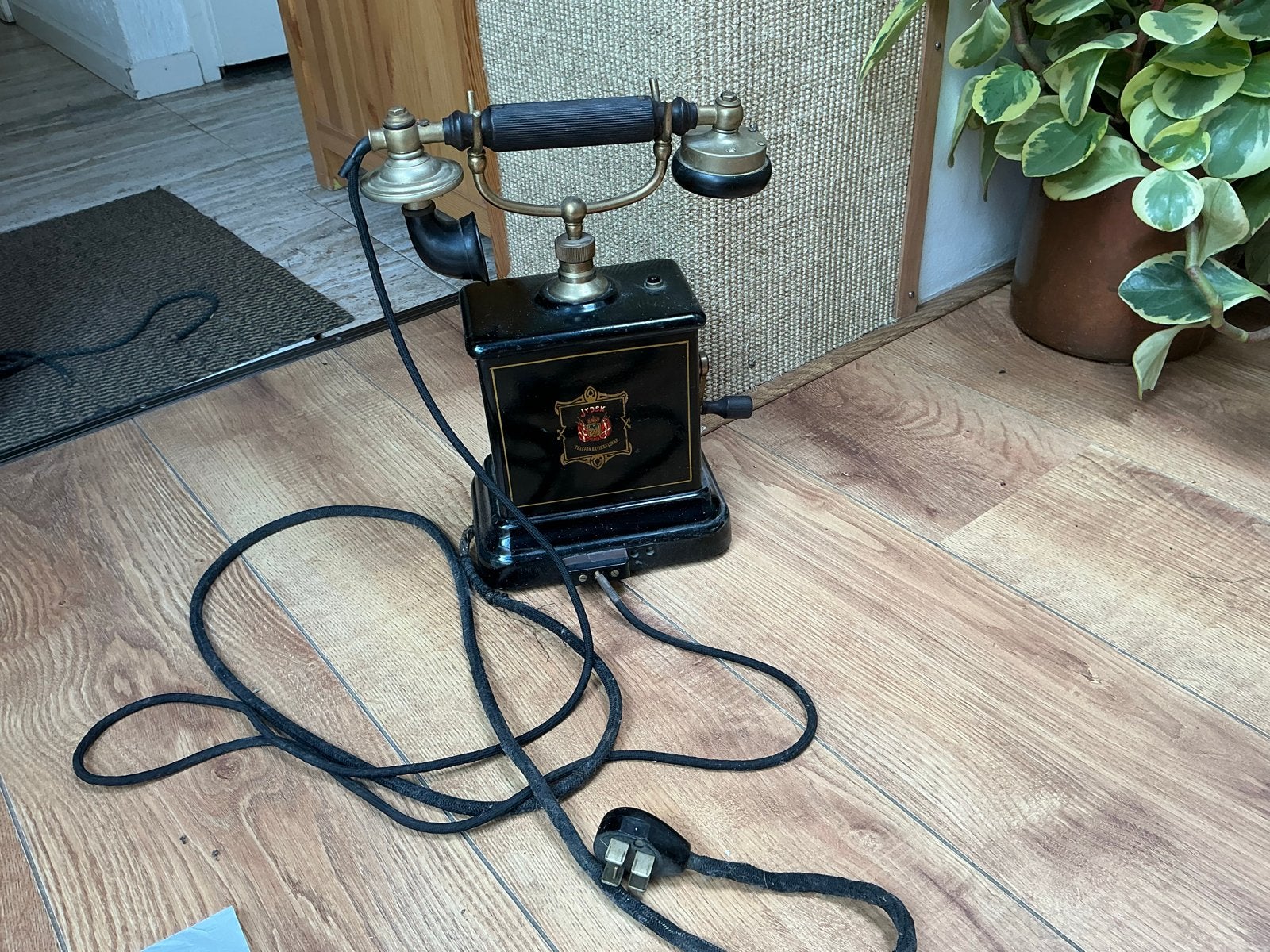 Antieke Jydsk Telefoonaktie Selskab Telefoon met slinger, Ophalen