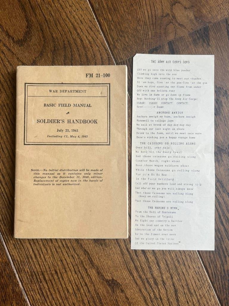 WO2 Amerikaans M1 garand handboek wapens uitrusting + lied, Verzamelen, Amerika, Verzenden, Boek of Tijdschrift