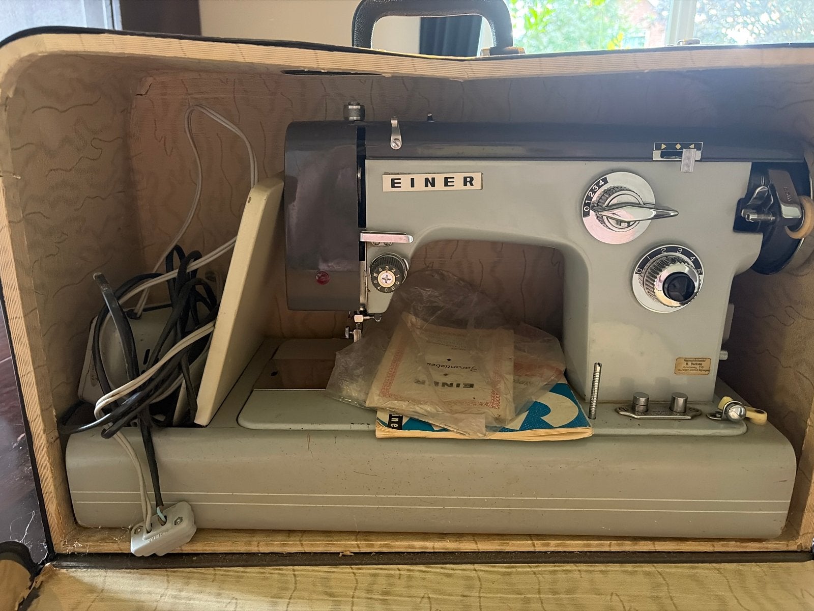 Einer Naaimachine met koffer en accessoires, Ophalen of Verzenden, Gebruikt, Naaimachine, Overige merken