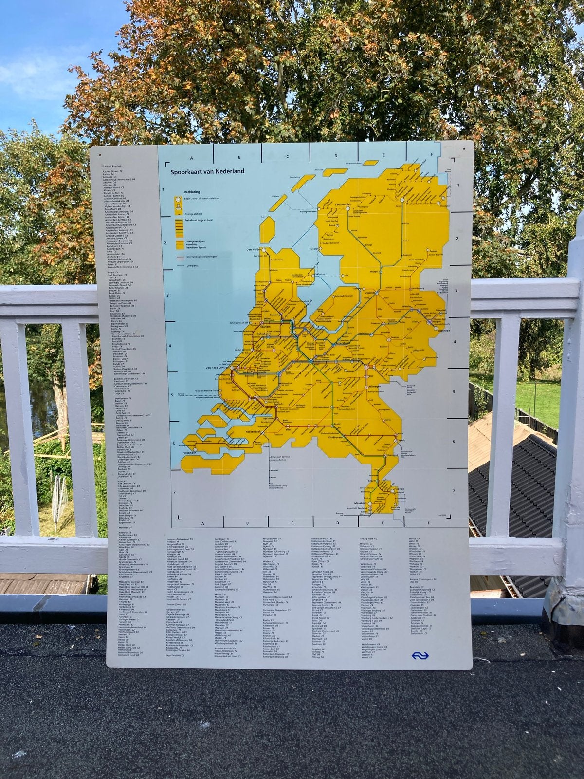 Grote Spoorkaart van Nederland - Mei 2000, Verzamelen, Ophalen, Gebruikt, Trein, Kaart of Prent
