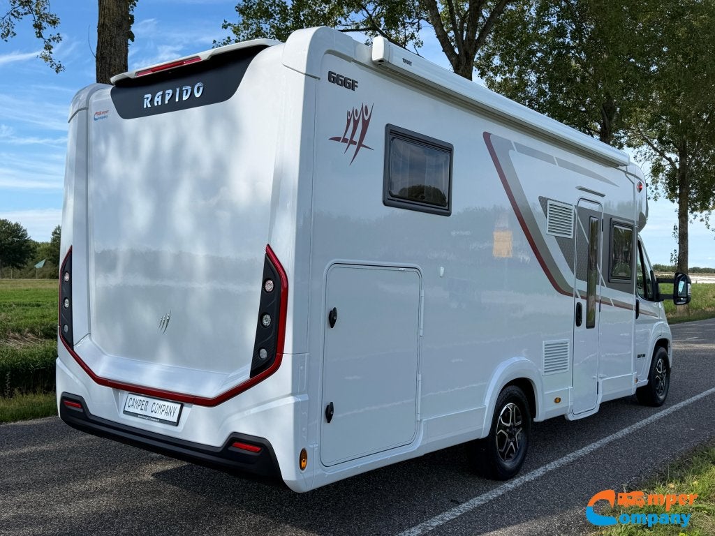 Rapido 666 F | Lengte bedden | Face To Face | Lage km.stand, Caravans en Kamperen, Automaat, Afzuigkap, Ringverwarming, Fiat