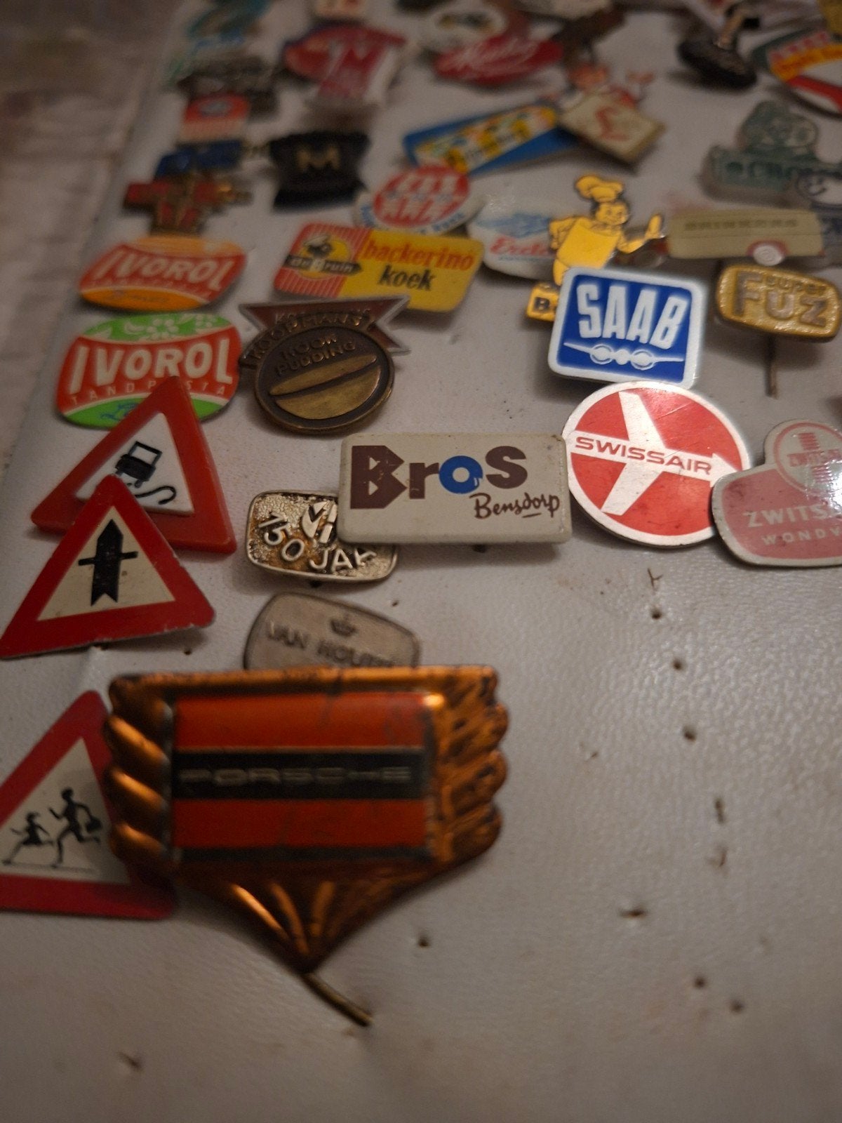 Uniek Vintage Speldjesalbum Jaren '60 | Incl. PORSCHE, LEGO,, Verzamelen, Ophalen of Verzenden, Zo goed als nieuw, Overige onderwerpen