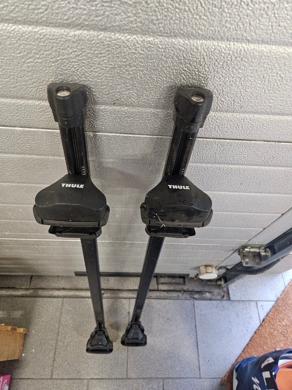 Thule dakdragers afsluitbaar, voor op dakrails, Ophalen, Zo goed als nieuw