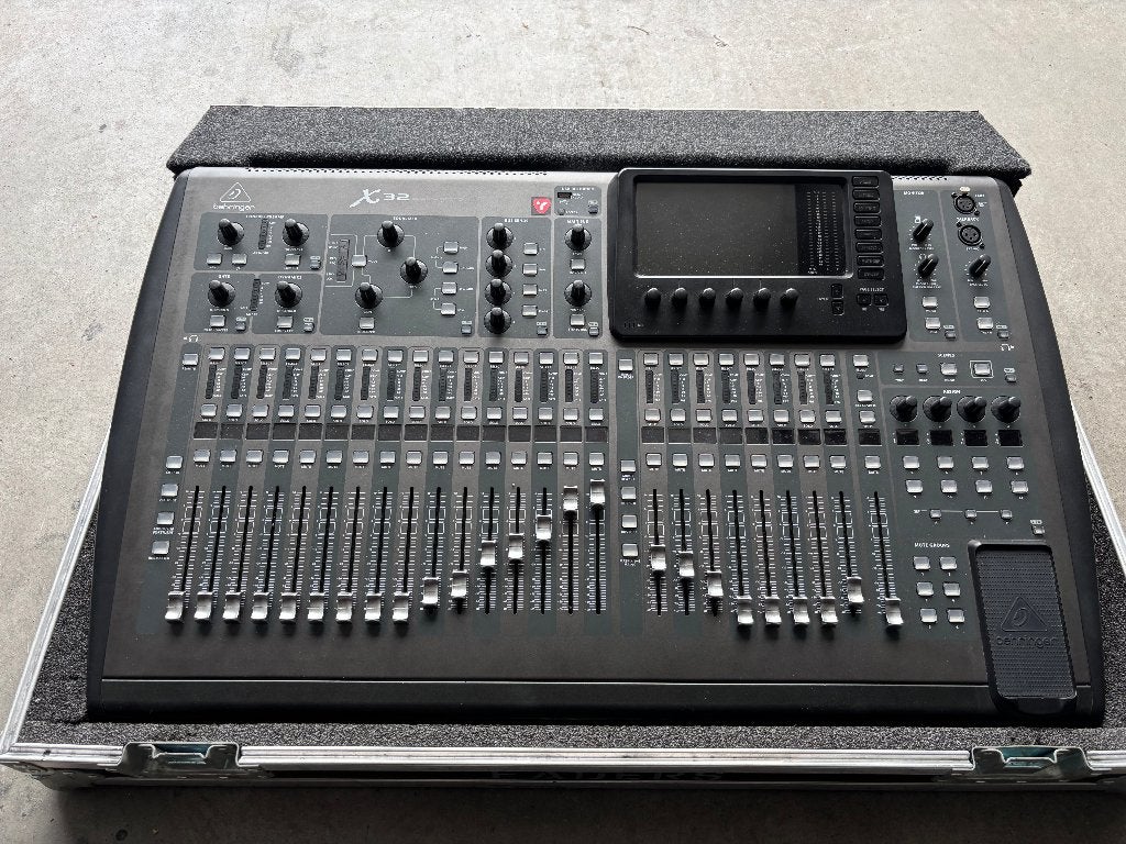Behringer X-32, Muziek en Instrumenten, Mengpanelen, Ophalen, Gebruikt, Behringer, Onbekend