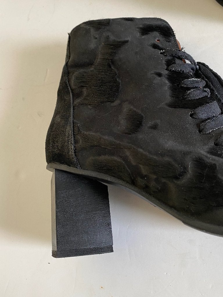 K316 mt. 40 aparte leren lage laarsjes hak leer zwart enkel, Kleding | Dames, Zwart, Lage of Enkellaarzen, Ophalen of Verzenden