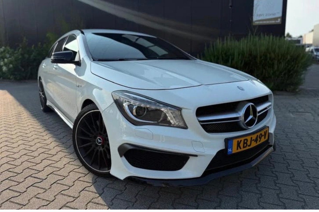 Mercedes-Benz CLA 2.0 Cla45 AMG 280KW  4M AUT 2016 CarPlay, Auto's, Mercedes-Benz, Automaat, CLA, 4 cilinders, Wit