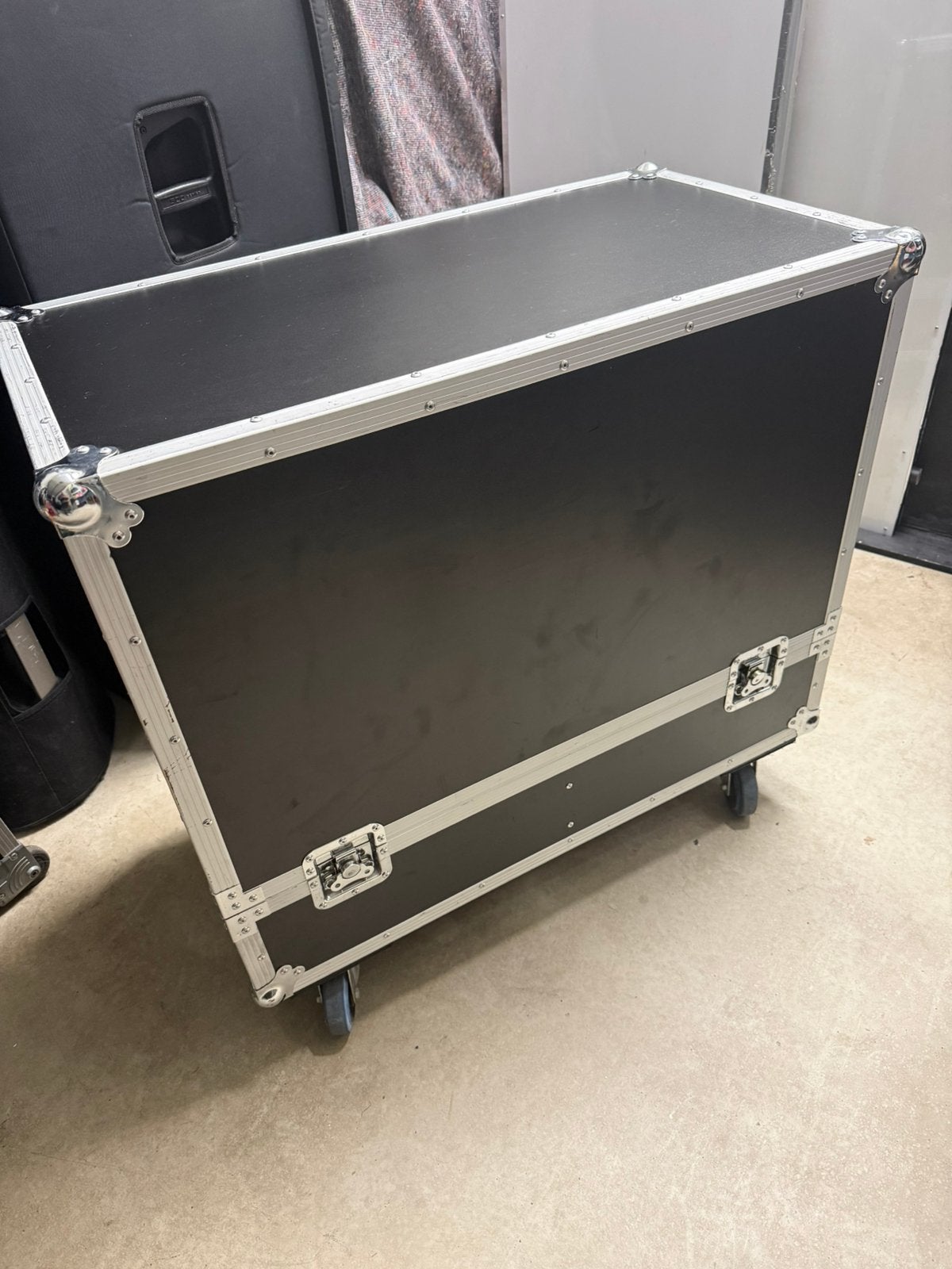 Set 15 inch speaker in flightcase, Ophalen, Zo goed als nieuw, 120 watt of meer, Overige merken