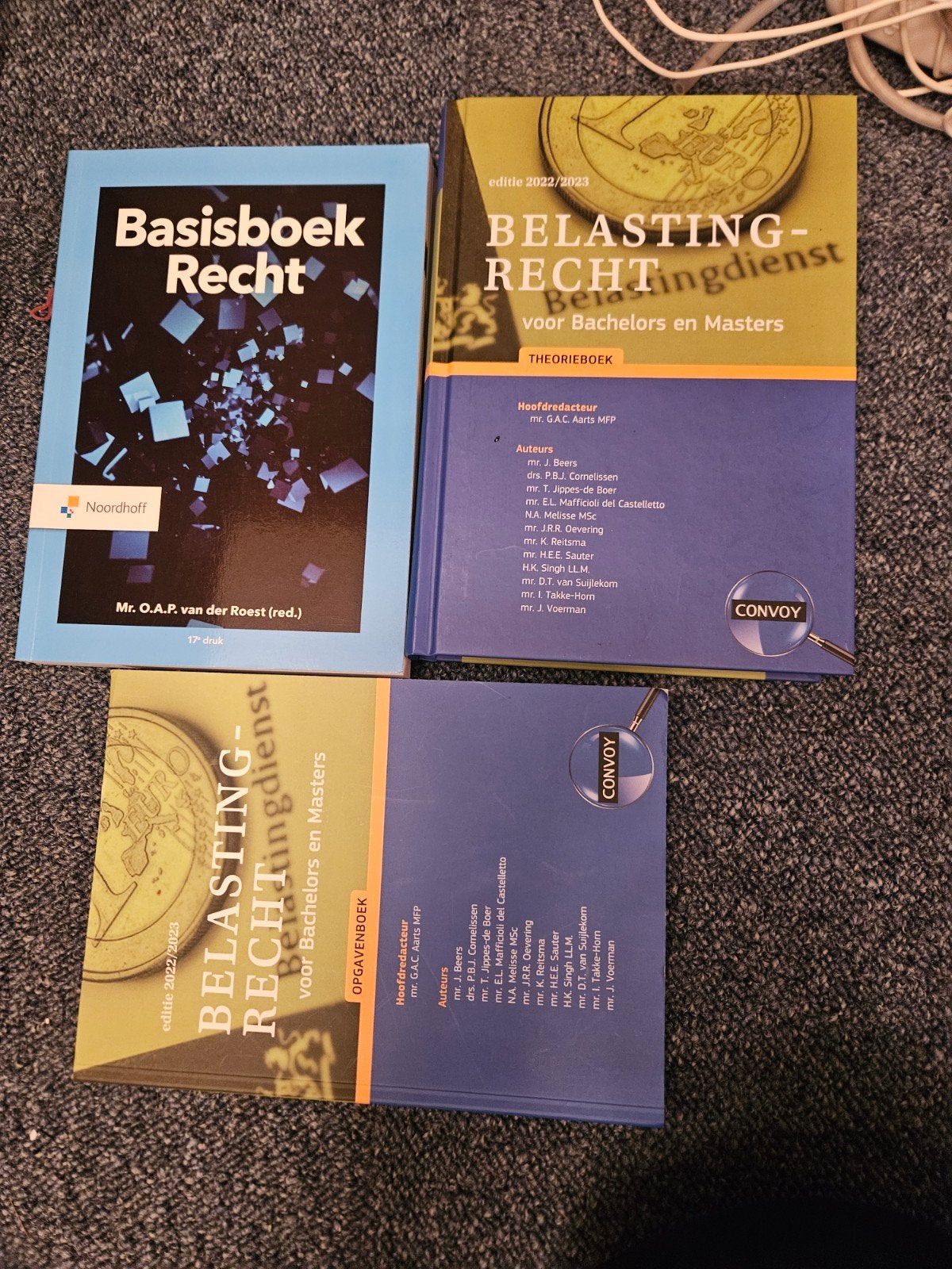 Basisboek Recht & Belastingrecht 2022/2023 (3 boeken), Ophalen, HBO, Zo goed als nieuw, O.A.P. van der Roest, G.A.C. Aarts