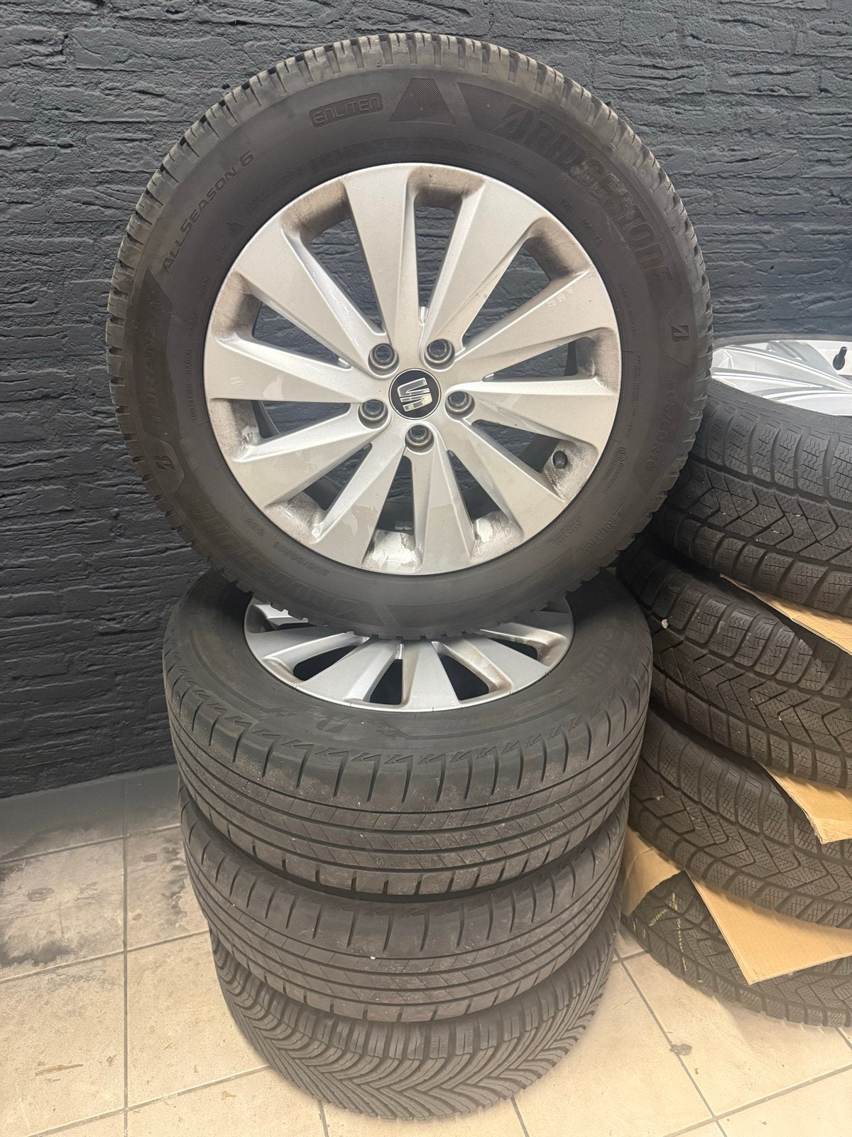 16 inch Seat Arona velgen met 205/60/16 banden, Gebruikt, 16 inch, Banden en Velgen, All Season