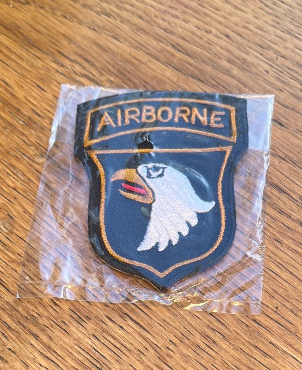 Airborne 101st Airborne Division patch, Ophalen of Verzenden, Nieuw, Overige onderwerpen, Speldje of Pin