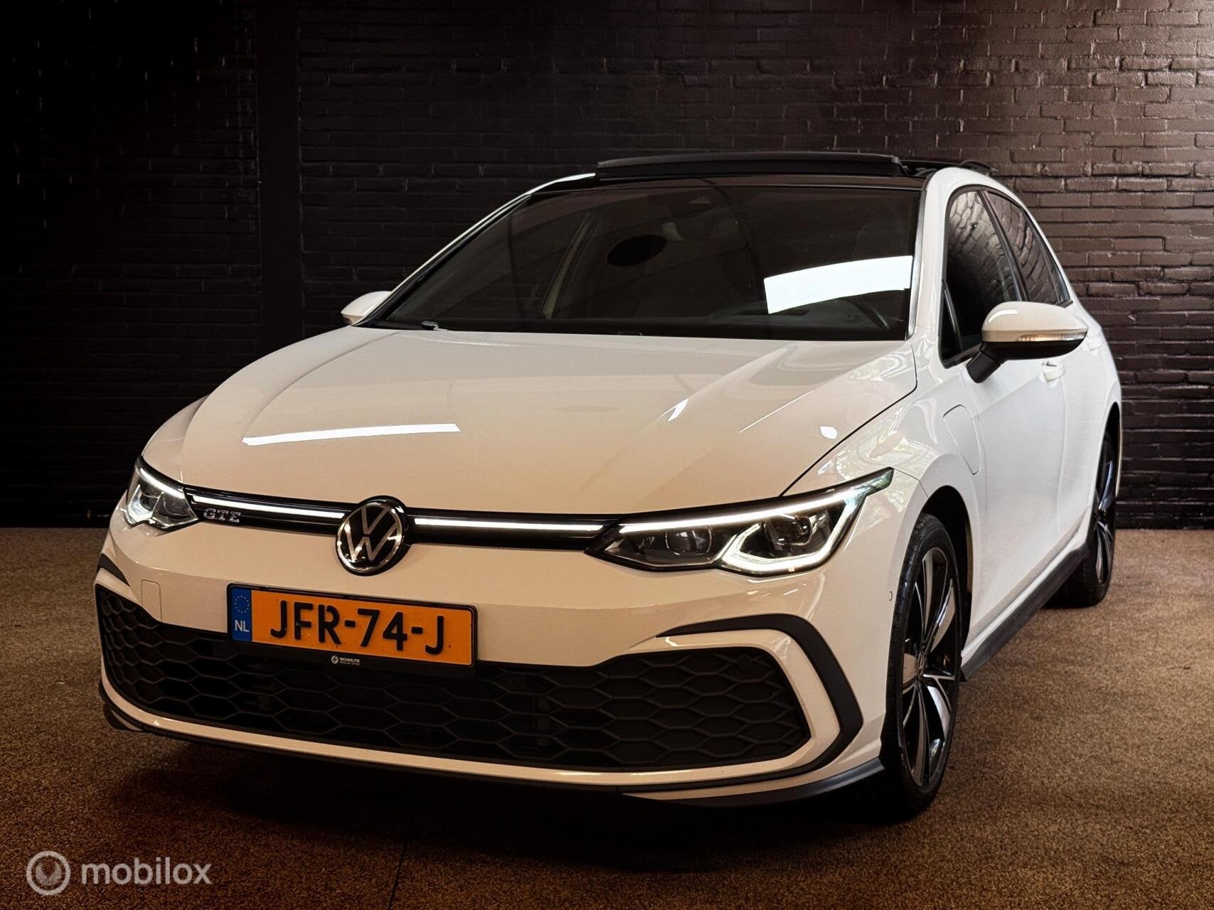 Volkswagen Golf 1.4 eHybrid GTE | PANO | IQ LIGHTS | BTW, Auto's, Gebruikt, Euro 6, 150 pk, Wit