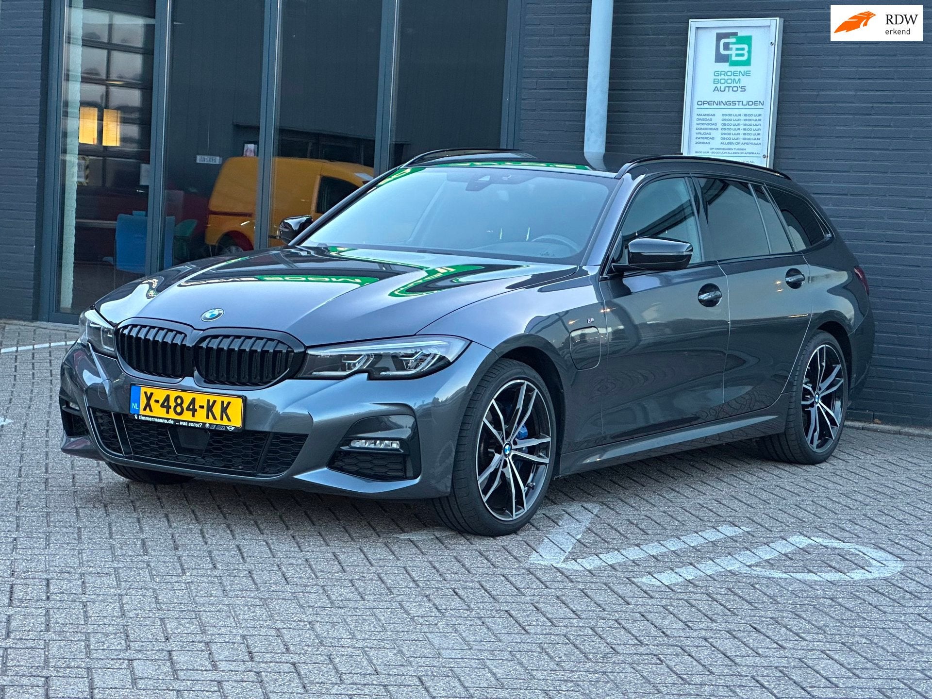 BMW 3-serie Touring 330e High Executive/LED/NAVI/CARPLAY/CAM, Auto's, Achterwielaandrijving, Gebruikt, Euro 6, 4 cilinders