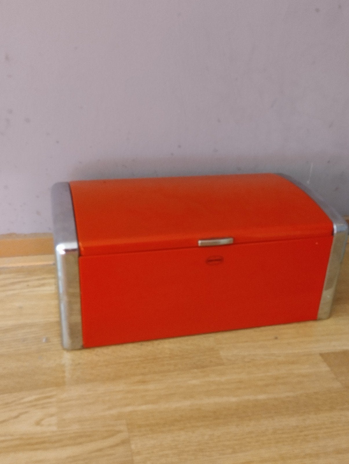 CabanaZ Broodtrommel - Rood met zilveren accenten, Ophalen, Gebruikt, Metaal, Broodtrommel