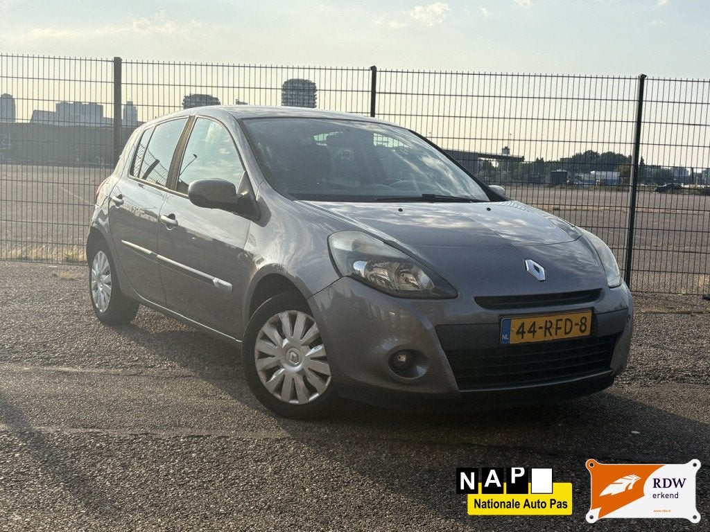 Renault Clio 1.5 dCi Parisienne / TOPCAR (bj 2011), Auto's, Euro 5, Gebruikt, 4 cilinders, Origineel Nederlands