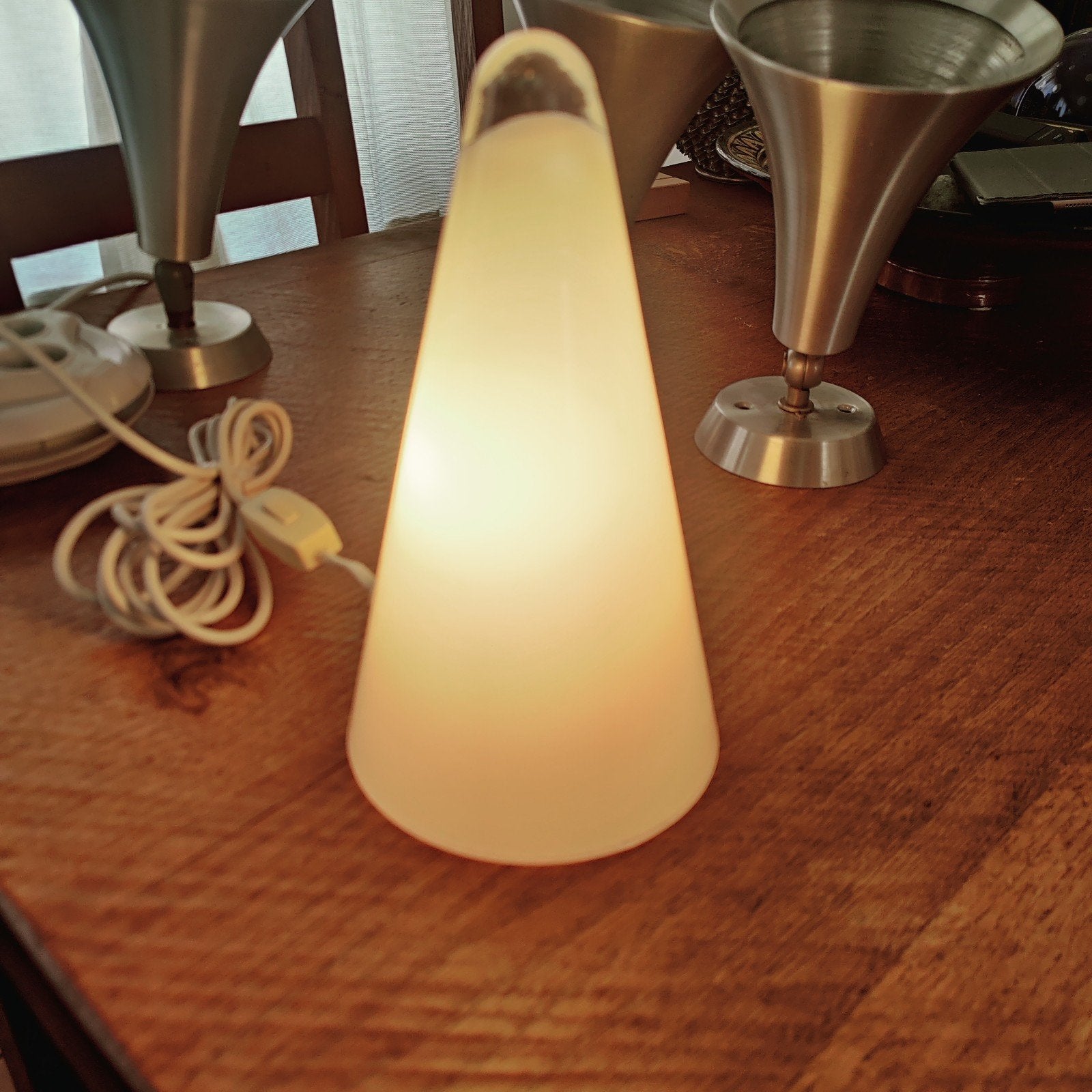 Massive teepee lamp jaren 90, Huis en Inrichting, Lampen | Tafellampen, LED verlichting, Overige merken, 25 cm, Minimalistisch