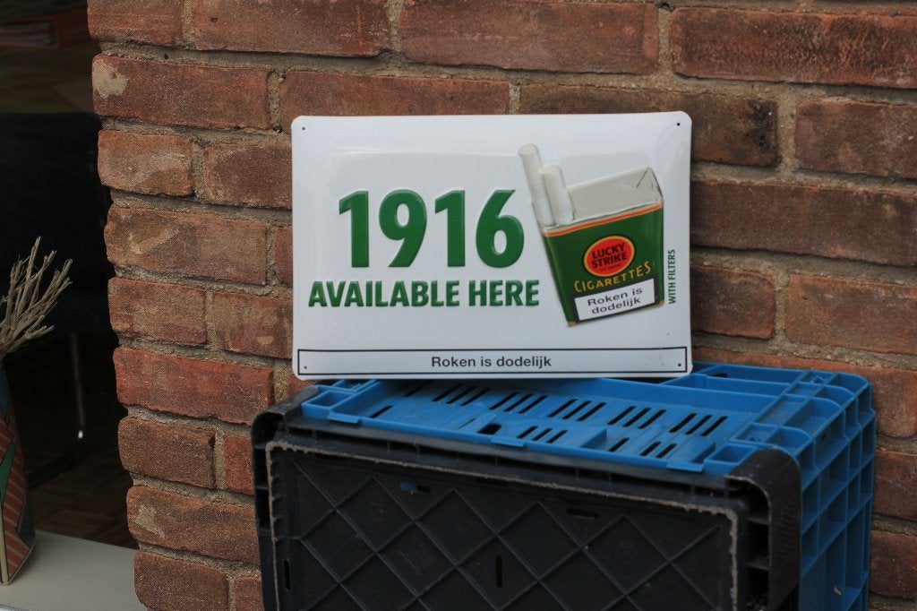 blikken plaat LUCKY STRIKE CIGARETTES, Ophalen of Verzenden, Overige