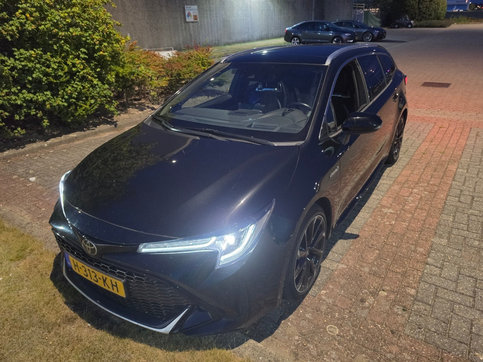 Foto 18 van Toyota Corolla TS GR Sport business Hybrid 2.0L FULL OPTION