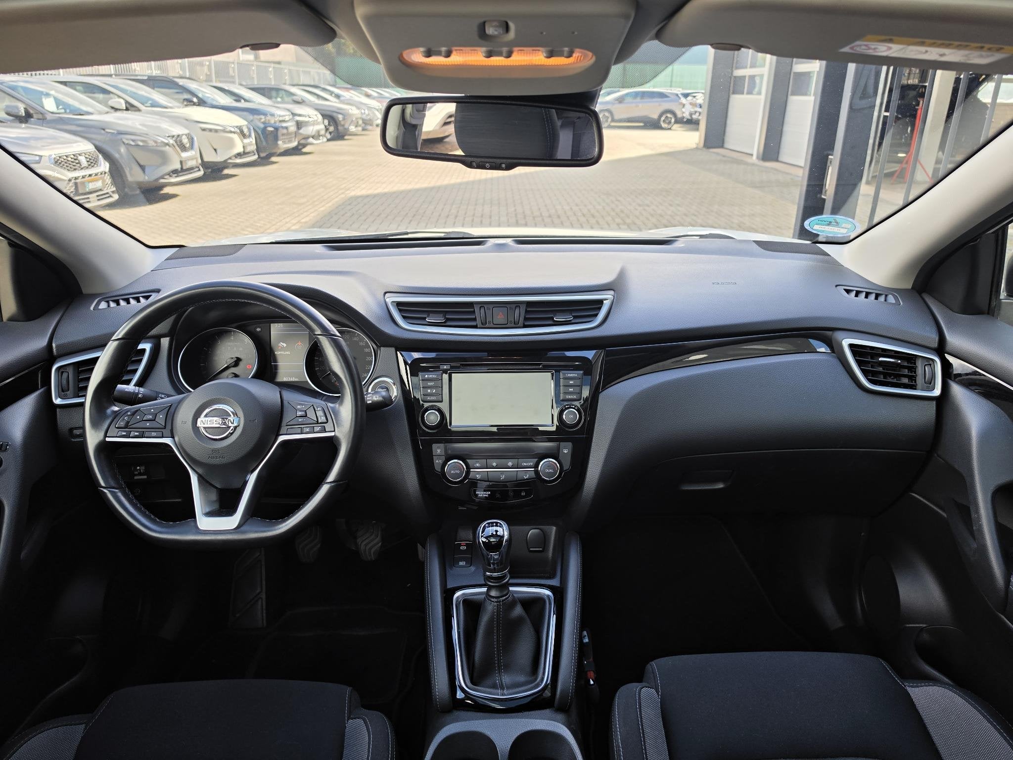 Nissan Qashqai 1.3 DIG-T Design Edition | Panoramadak | 360, Auto's, Voorwielaandrijving, Dealer onderhouden, Gebruikt, 4 cilinders