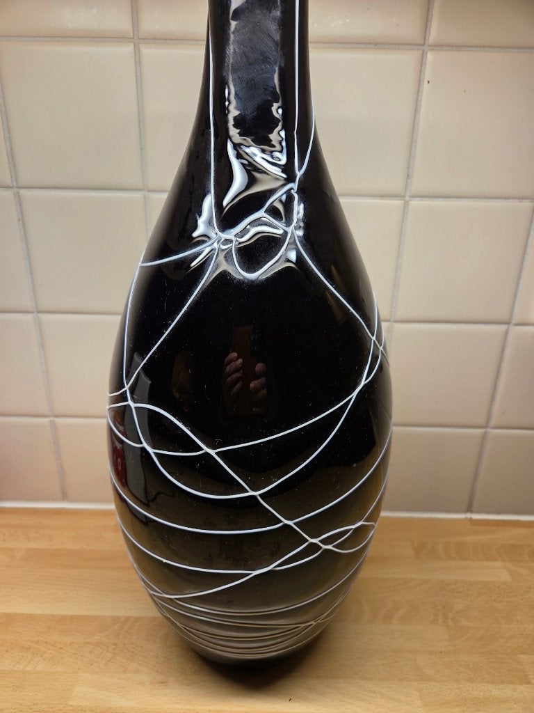 MCM handgeblazen zwarte glazen vaas wit draadpatroon 40 cm, Ophalen of Verzenden
