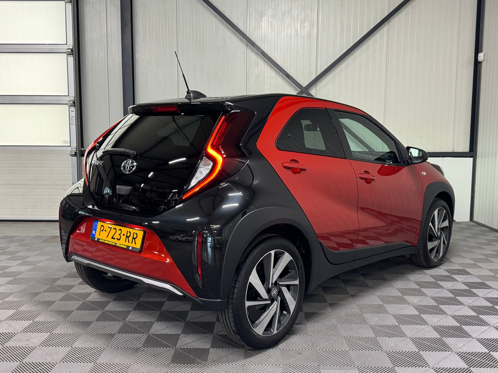 Toyota Aygo X 1.0 VVT-i | MT Envy 5-Drs | Clima | Cruise | N, 21 km/l, Gebruikt, 4 stoelen, Start-stop-systeem