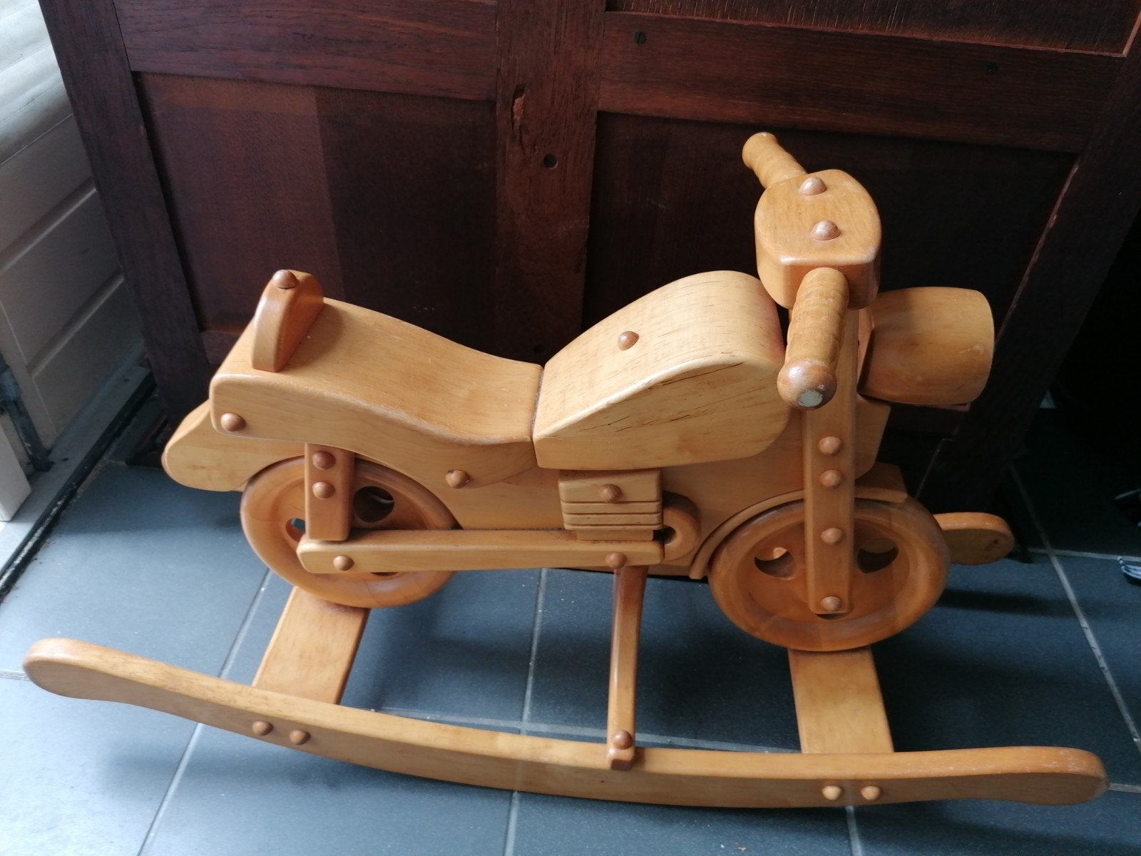Stevige houten hobbelmotor voor kinderen vanaf 2 jaar, Ophalen, Gebruikt, Rij- of Hobbelspeelgoed