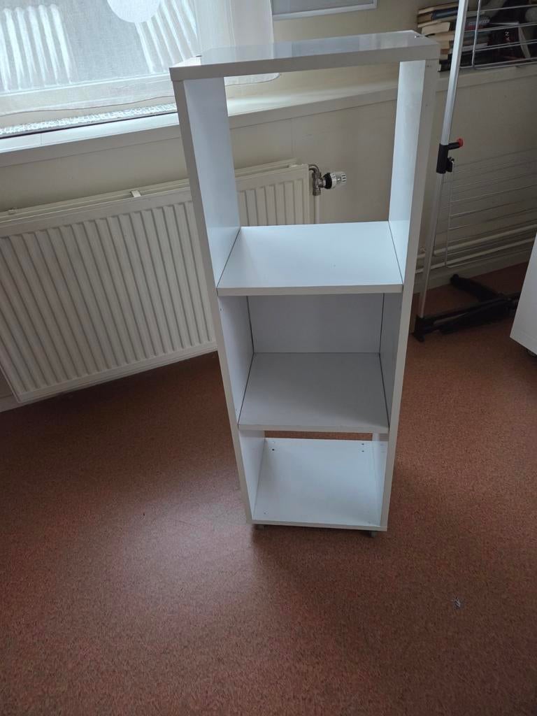 Verrijdbaar kastje wit, Ophalen