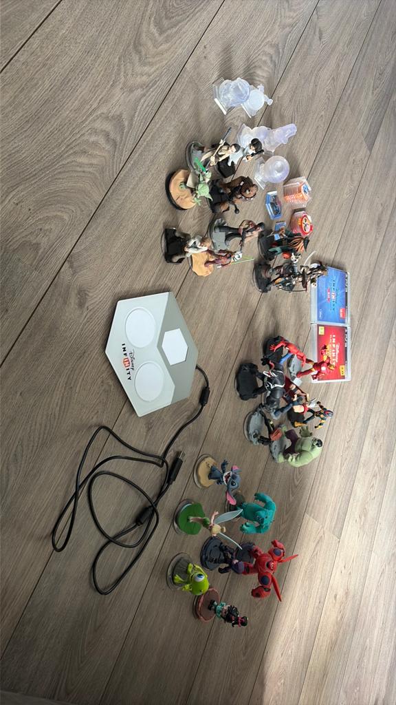 Disney infinity incl. poppetjes, Ophalen, Zo goed als nieuw