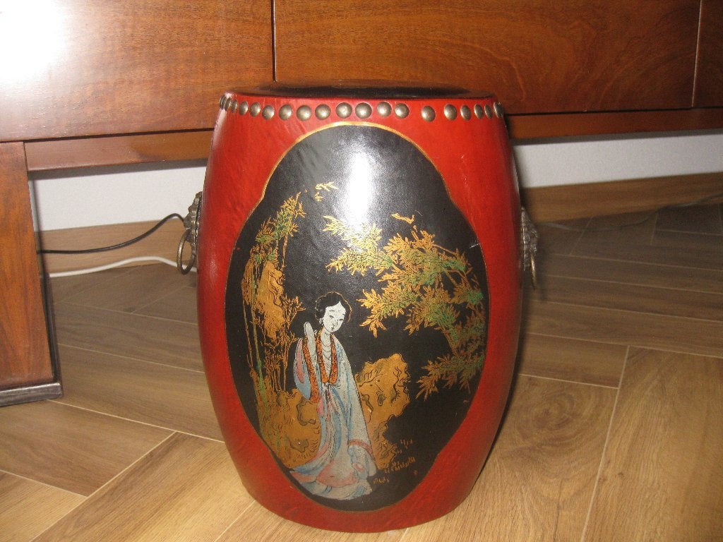 Houten krukje, bespannen met Japanlak met mooie afbeeldingen, Ophalen of Verzenden