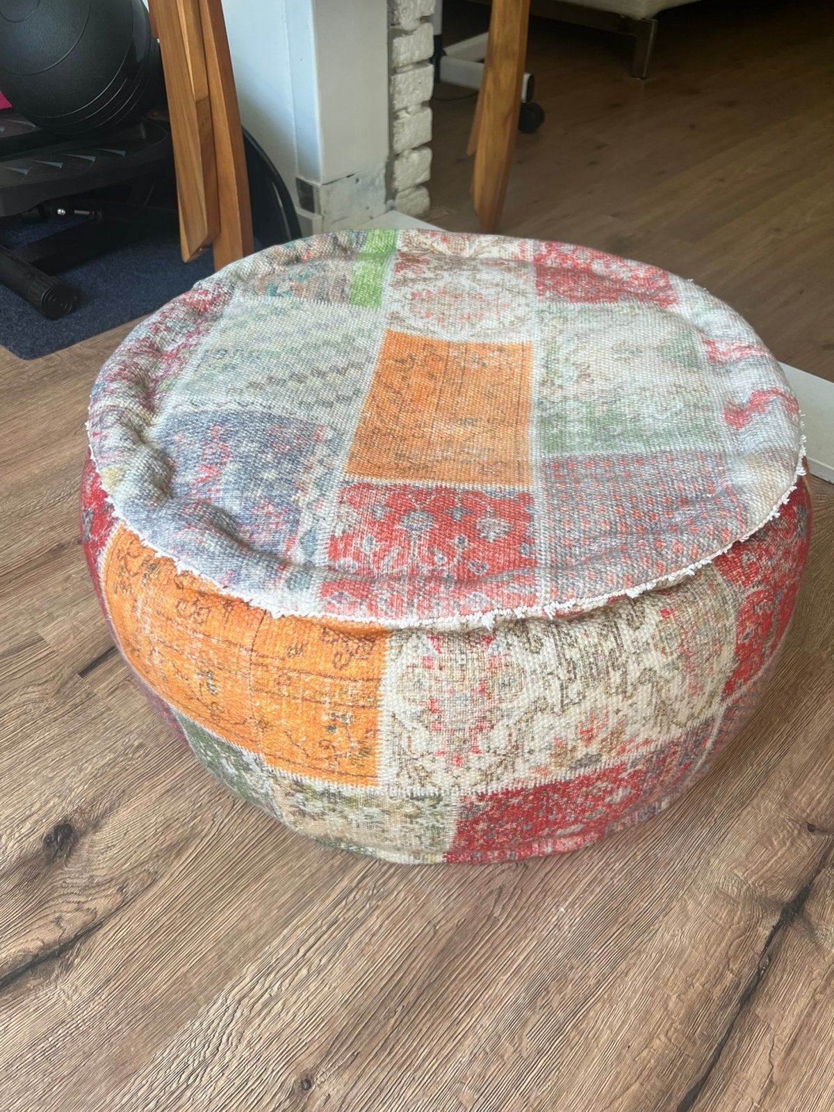 Vrolijke poef, Ophalen, Gebruikt, Stof, 50 tot 75 cm