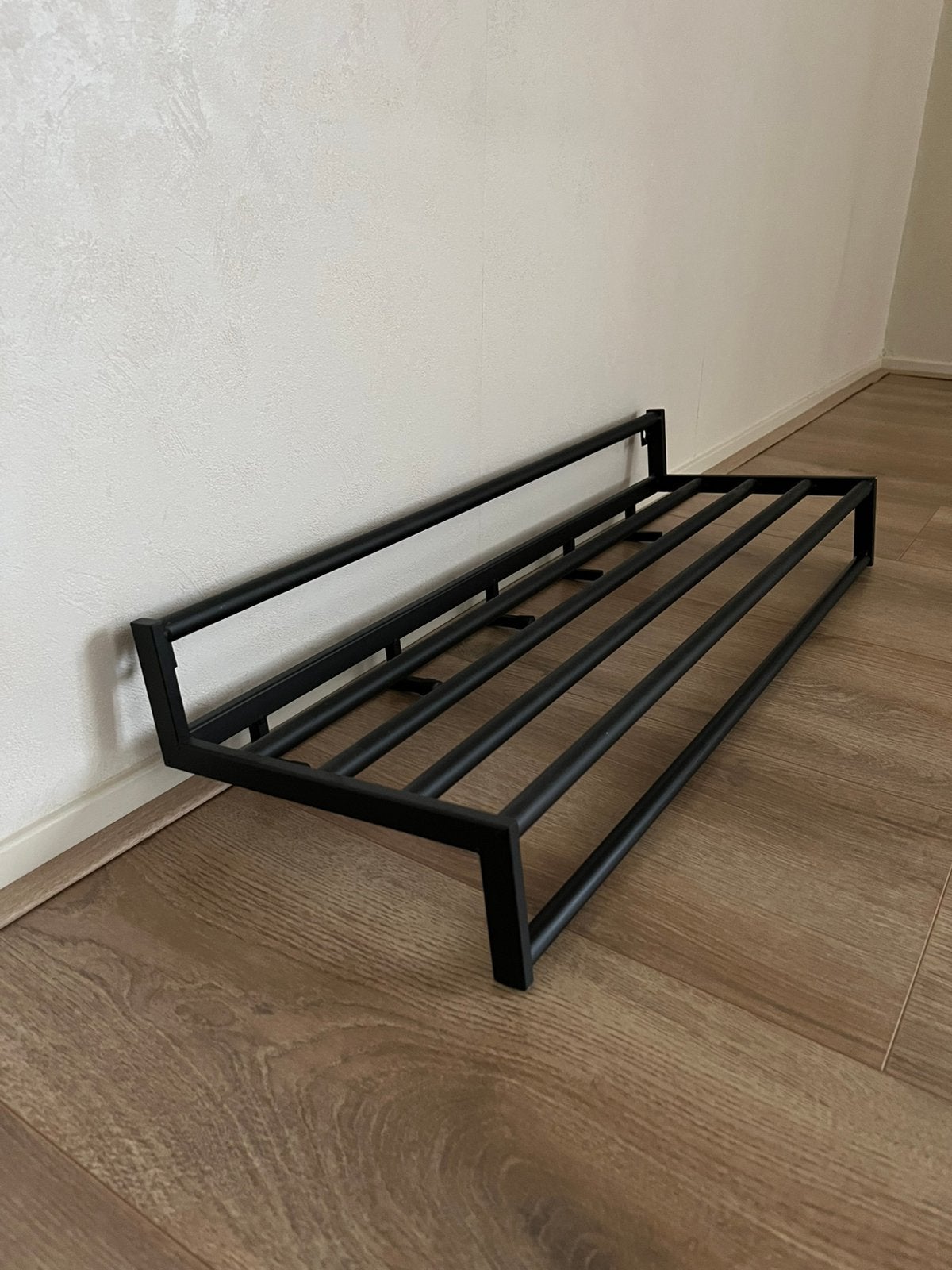 Zwarte metalen wandkapstok 75x26cm, Wandkapstok, Ophalen of Verzenden, Zo goed als nieuw, Minder dan 100 cm