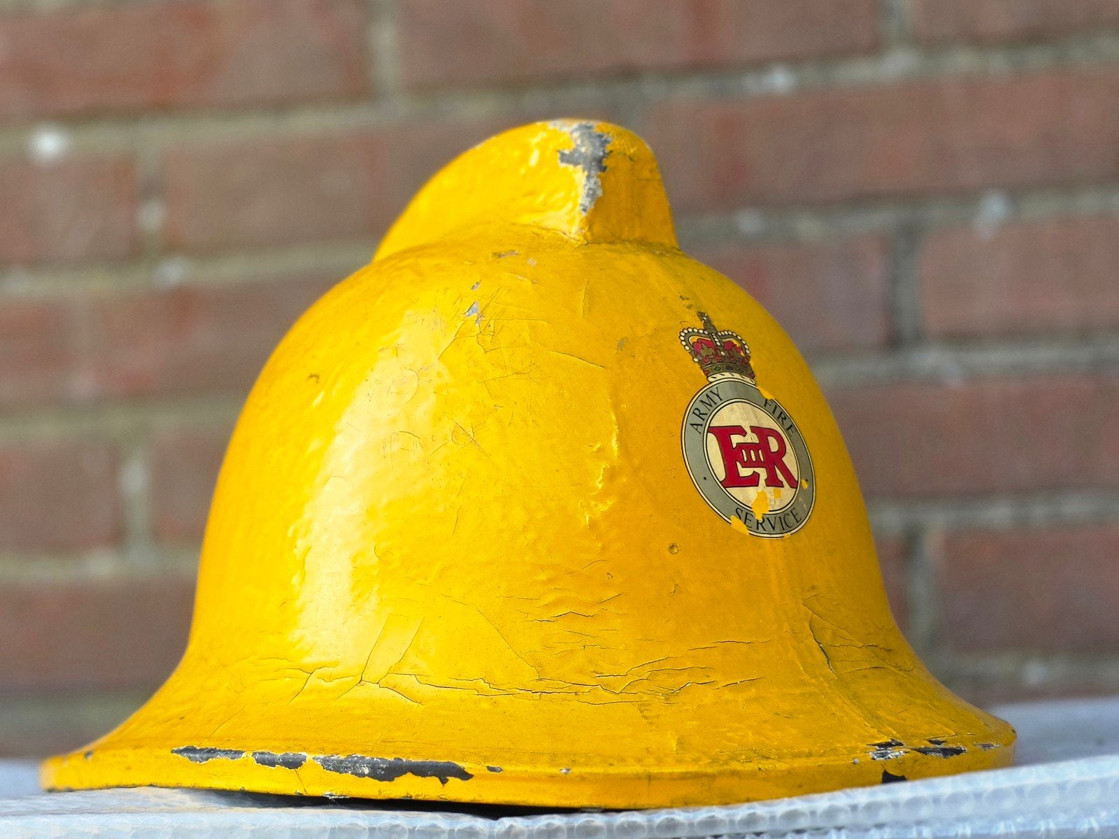 brandweerhelm brandweer Engeland Army fire service, Ophalen of Verzenden, Landmacht, Nederland, Embleem of Badge