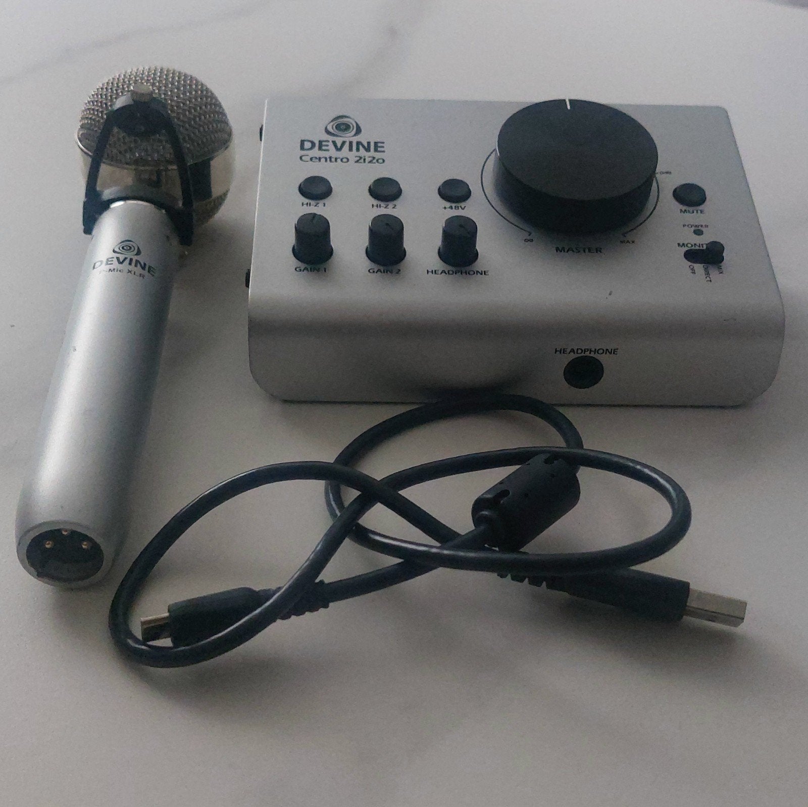 Audio interface Devine Centro 2i2o, Ophalen of Verzenden, Zo goed als nieuw, Minder dan 5 kanalen, Microfooningang