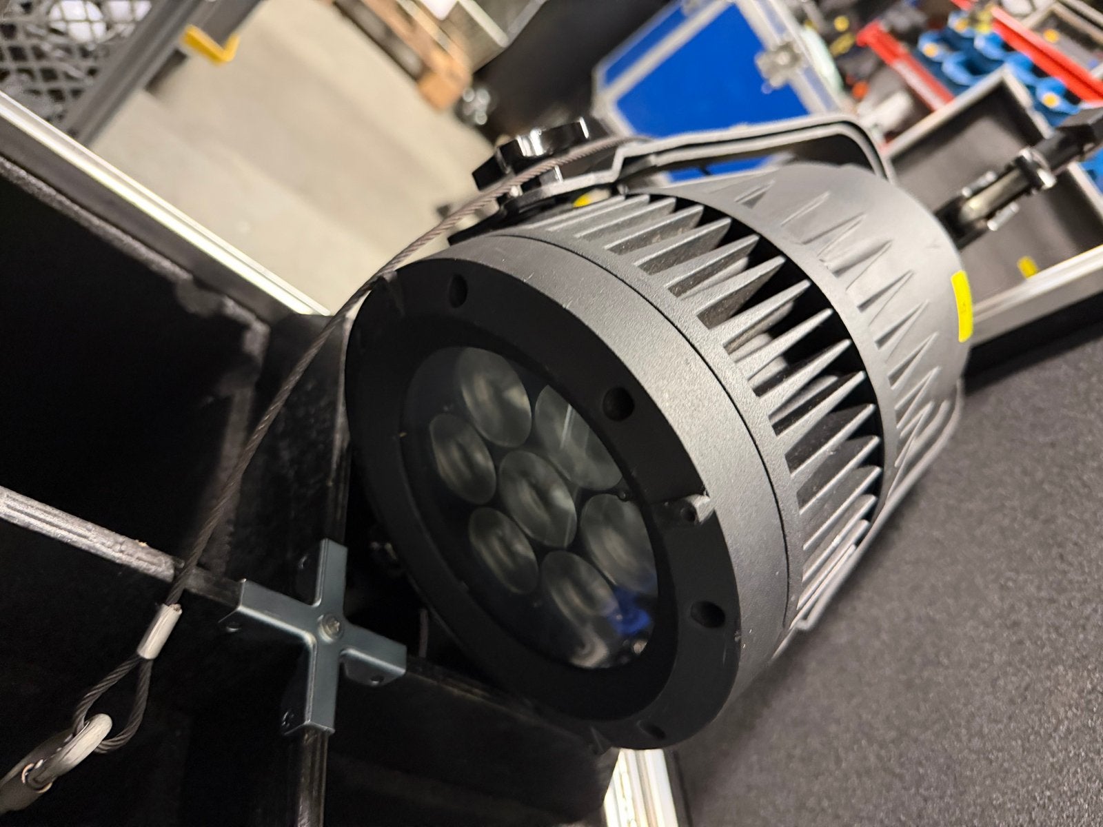 Chauvet prof 6x COLORado 4 Solo Zoom LED PAR in flightcase, Muziek en Instrumenten, Theaterbelichting, Ophalen, Gebruikt