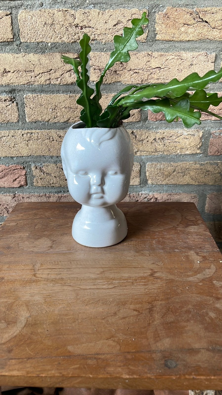 Vintage jaren 70 bloempot kinderhoofd in prima staat., Gebruikt, Rond, Ophalen of Verzenden, Aardewerk