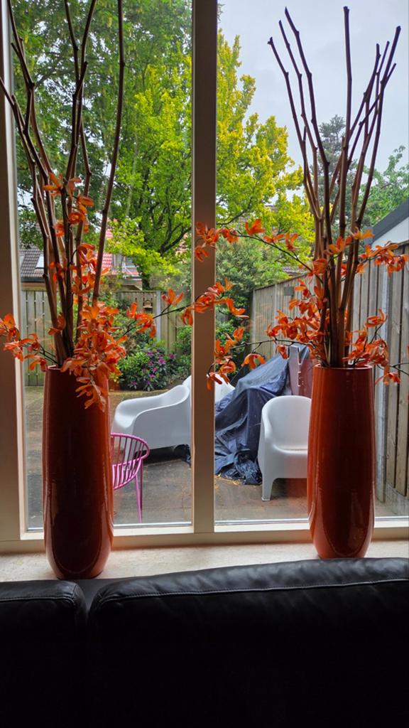 2 vazen met dikke bambo takken en bloemen., Ophalen, Overige kleuren, Minder dan 50 cm, Glas