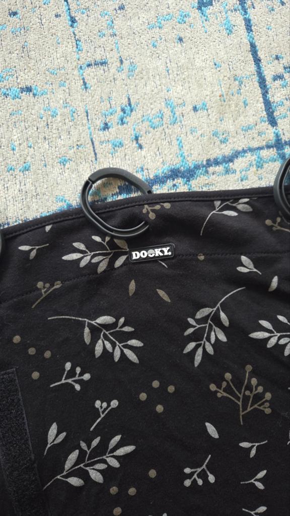 Dooky Schaduwdoek voor Wandelwagen - Zwart met Bladprint, Ophalen of Verzenden, Zo goed als nieuw