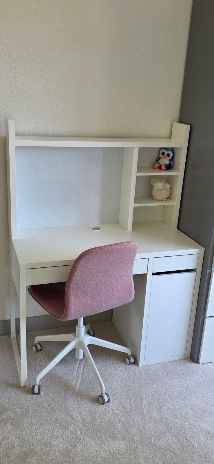 Wit bureau met opbouw en bureaustoel, Ophalen