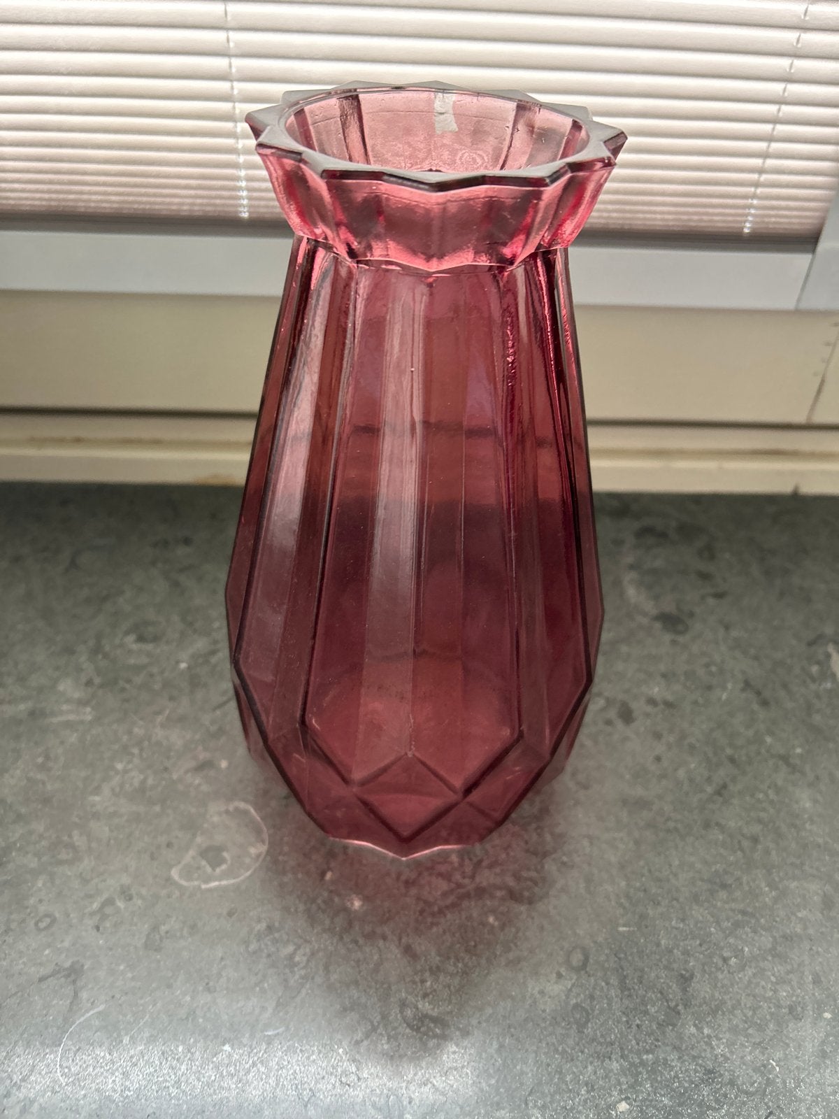 MICA roze glazen vaas met patroon - 24 cm hoog, 24 cm, Gebruikt, Met patroon/structuur, Ophalen of Verzenden